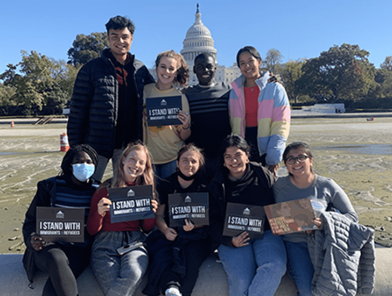Students in Washington supporting refugees