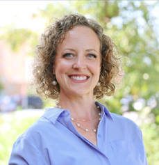 Lindsay Huse headshot